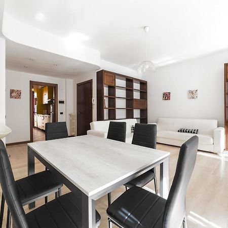 Cenisio M5 Lovely Apartment - With Balcony! Milano Eksteriør bilde